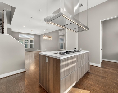 5919 E Post Oak Lane - Photo Thumbnail 13