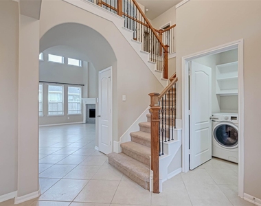 2111 Post Oak Court - Photo Thumbnail 4