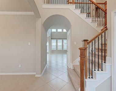 2111 Post Oak Court - Photo Thumbnail 3