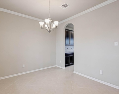 2111 Post Oak Court - Photo Thumbnail 6