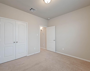 2111 Post Oak Court - Photo Thumbnail 34