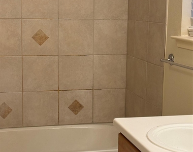17314 Glenmorris Drive - Photo Thumbnail 19