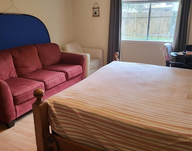 17314 Glenmorris Drive - Photo Thumbnail 10