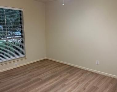 17314 Glenmorris Drive - Photo Thumbnail 13