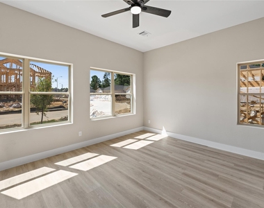 2618 Liguria Ln - Photo Thumbnail 17