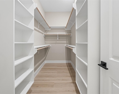 2618 Liguria Ln - Photo Thumbnail 18