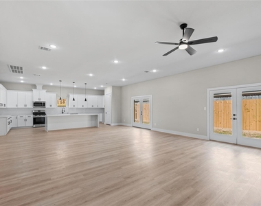 2618 Liguria Ln - Photo Thumbnail 4