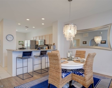 8223 Parkstone Place - Photo Thumbnail 9