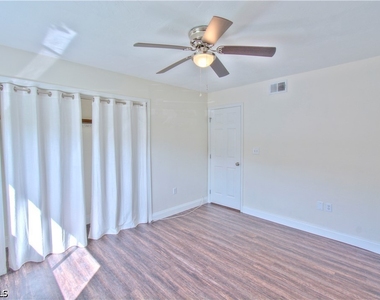 2385 Naples Trace Circle - Photo Thumbnail 17