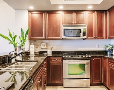 1065 Borghese Lane - Photo Thumbnail 11