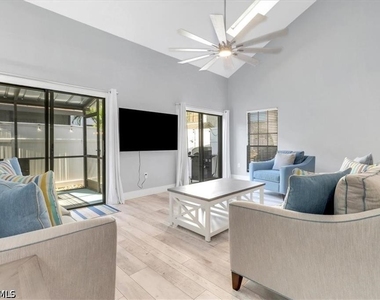 823 Meadowland Drive - Photo Thumbnail 2