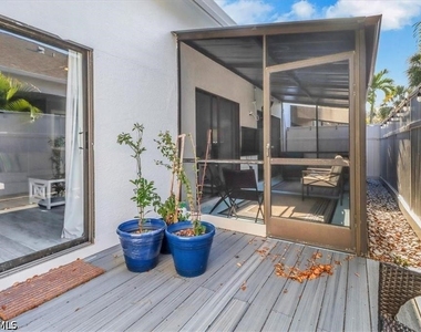 823 Meadowland Drive - Photo Thumbnail 22