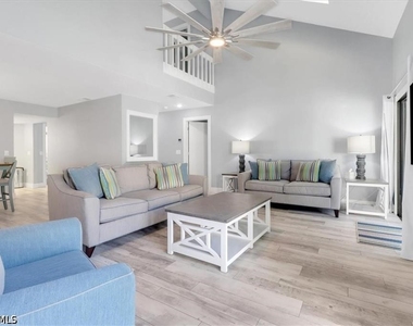 823 Meadowland Drive - Photo Thumbnail 3