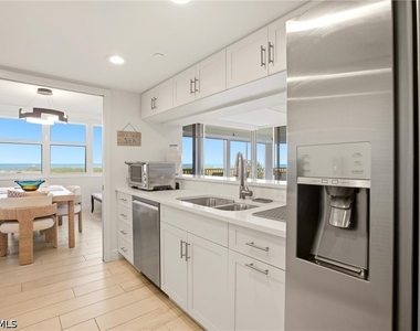 5550 Heron Point Drive - Photo Thumbnail 6