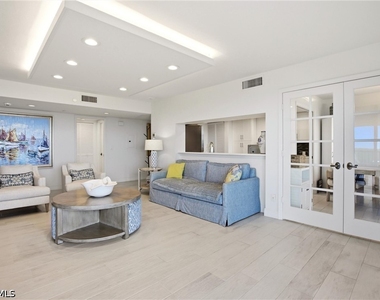 5550 Heron Point Drive - Photo Thumbnail 4