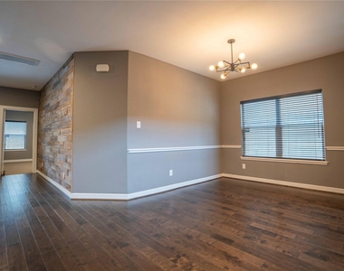 2426 Chuckberry Street - Photo Thumbnail 8