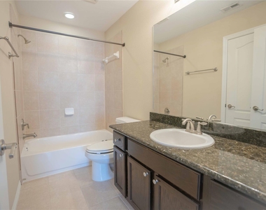 2426 Chuckberry Street - Photo Thumbnail 24