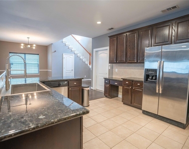 2426 Chuckberry Street - Photo Thumbnail 12