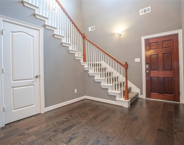 2426 Chuckberry Street - Photo Thumbnail 5