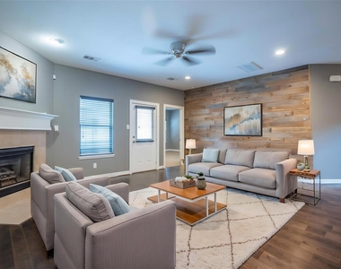 2426 Chuckberry Street - Photo Thumbnail 14