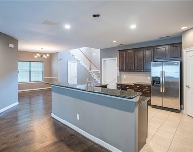 2426 Chuckberry Street - Photo Thumbnail 13