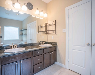 2426 Chuckberry Street - Photo Thumbnail 20