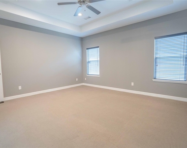 2426 Chuckberry Street - Photo Thumbnail 18