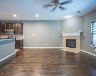 2426 Chuckberry Street - Photo Thumbnail 15