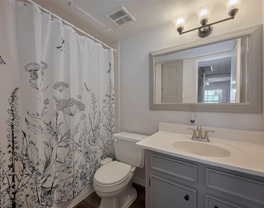 606 Marshall Street - Photo Thumbnail 7