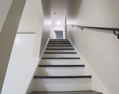 2707 S S Millbend Drive - Photo Thumbnail 11