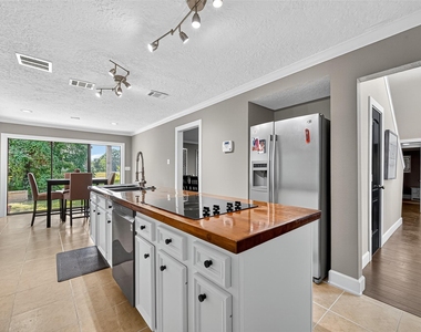 5815 Green Terrace Ln - Photo Thumbnail 15
