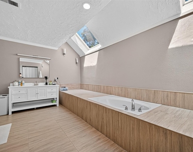 5815 Green Terrace Ln - Photo Thumbnail 27
