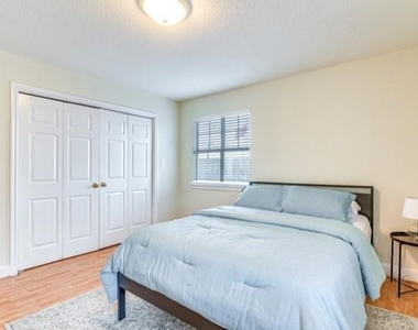 605 6 Street - Photo Thumbnail 9
