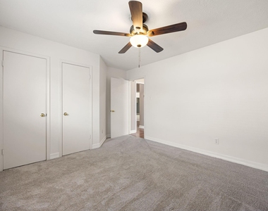 4754 Widerop Lane - Photo Thumbnail 19