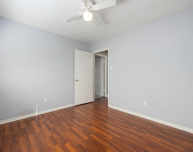 4754 Widerop Lane - Photo Thumbnail 20