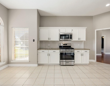 4754 Widerop Lane - Photo Thumbnail 10