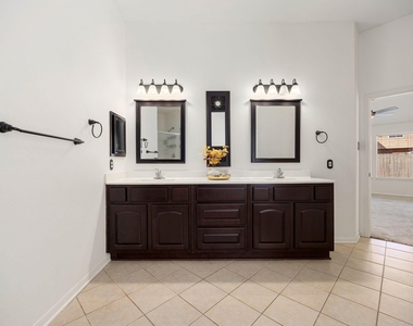 4754 Widerop Lane - Photo Thumbnail 15