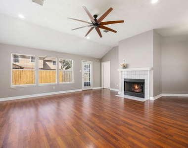 4754 Widerop Lane - Photo Thumbnail 4
