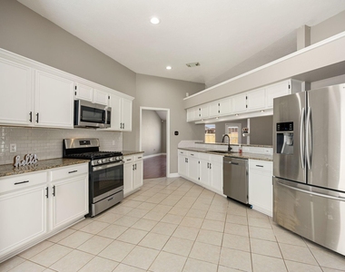 4754 Widerop Lane - Photo Thumbnail 11