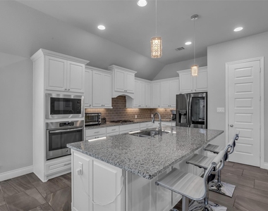 166 Painted Trillium Drive - Photo Thumbnail 3