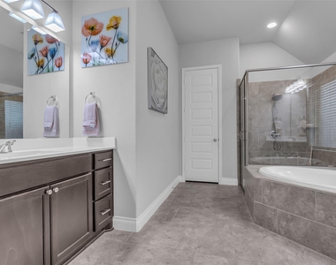 166 Painted Trillium Drive - Photo Thumbnail 8