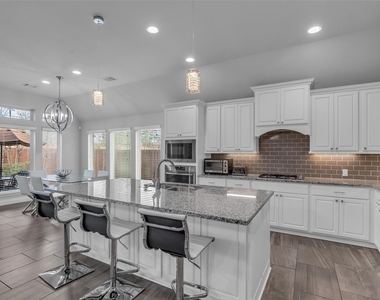 166 Painted Trillium Drive - Photo Thumbnail 4