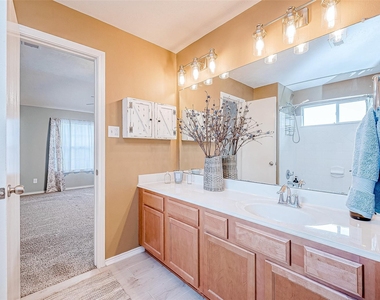 1430 Natural Pine Trail - Photo Thumbnail 25