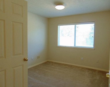 11102 Creekline Meadow Court - Photo Thumbnail 13