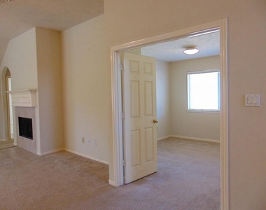 11102 Creekline Meadow Court - Photo Thumbnail 7