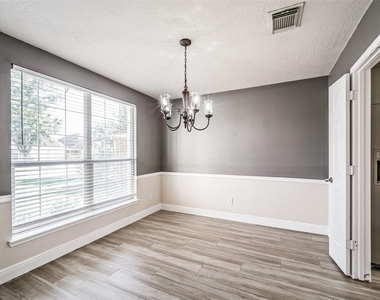4822 Mosaic Canyon Court - Photo Thumbnail 12