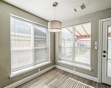 4822 Mosaic Canyon Court - Photo Thumbnail 11