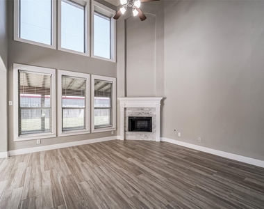 4822 Mosaic Canyon Court - Photo Thumbnail 2