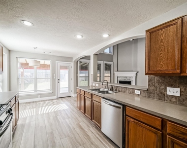 4822 Mosaic Canyon Court - Photo Thumbnail 9