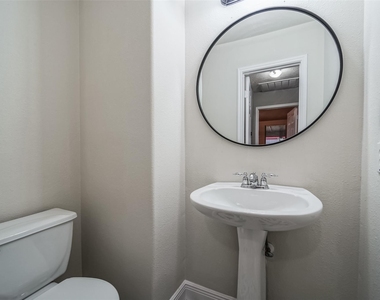 4822 Mosaic Canyon Court - Photo Thumbnail 15
